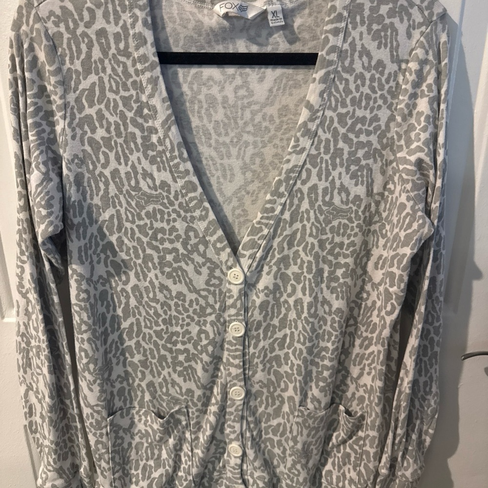 Fox riders White and Gray Leopard button up cardigan with Fox logo XL